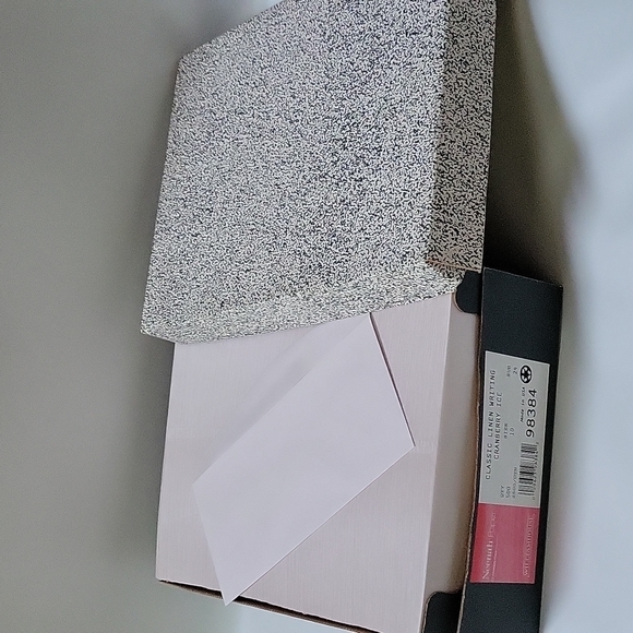 Cranberry Writing Envelopes 500 Count Box - Picture 1 of 12